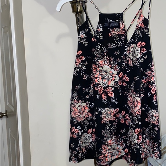 Sweet Wanderer Tops - Shirt/Tank